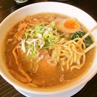 「旨コク鶏そば　700円」@吉田商店の写真