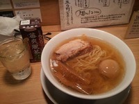 「人類みな一つ　魚貝＋醤油　750円」@人類みな麺類の写真