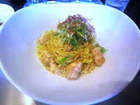 「汁なし担々麺（大盛）+角煮」@紅蠍の写真