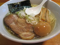 「地鶏煮玉子塩らあめん　730円」@上州地鶏ラーメン 翔鶴の写真