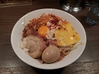 「特製まぜそば」@ジャンクガレッジ 東京ラーメンストリートの写真