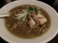 「目黒ブラック煮干しそば（780円）」@麺屋 航の写真