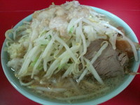 「小豚ラーメン アブラ ニンニク少し」@ラーメン二郎 中山駅前店の写真