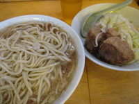 「小豚＋麺マシ（ヤサイニンニクアブラ）」@ラーメン二郎 荻窪店の写真