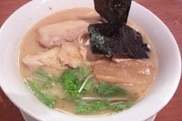 「豚骨白湯醤油 850円」@麺や 松辰の写真