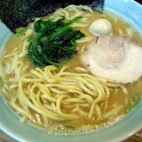 「ラーメン・中盛り（麺硬め＋レンソウマシ）￥７８０」@壱六家 大森店の写真