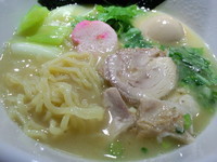 「鶏炊き濃厚らーめん(７８０円)＋味玉(１００円)」@博多鶏炊き濃厚らーめん ひのとり 東京東陽町本店の写真