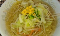 「野菜たっぷり塩ラーメン＝３８０円」@らーめんカインズキッチン スーパー吉田店の写真