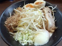 「まぜそば（チーズ抜き）＋煮玉子」@岩本屋 新庄店の写真