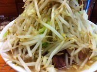 「小ラーメン（麺カタメ、ヤサイ、ニンニク）」@ラーメン二郎 立川店の写真