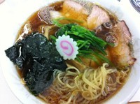 「青島ラーメン麺大盛り+ほうれん草(50円)」@青島食堂 秋葉原店の写真