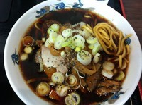 「中華そば小+ごはん」@大喜 駅前店の写真