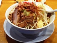 「まぜそば　並盛・マヨ増し・ニンニク少なめ」@ラーメン・つけ麺 笑福 横浜店の写真