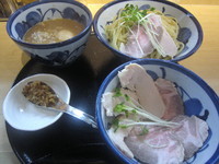 「鶏と魚介のつけめん+二種のチャーシュー+自家製煮玉子」@つけ麺 たけもとの写真