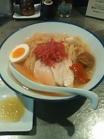 「紅梅のソラ冷麺（限定）」@ソラノイロ ARTISAN NOODLESの写真