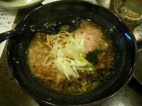 「燕三条醤油ラーメン+その他モロモロ」@新潟進化系ラーメン 俺たち越後や! 新宿御苑店の写真