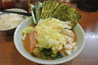 「ラーメン＋海苔・キャベツ＋ライス」@横浜家系ラーメン 五十三家の写真