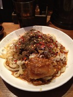 「冷やしスパイシーカリー麺　800円」@カラシビ味噌らー麺 鬼金棒の写真