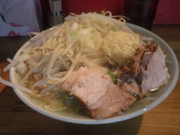 「ラーメン（７００円）ニンニク」@ラーメン髭の写真