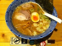 「鶏白湯魚介らーめん」@麺屋 辰の写真