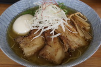 「特製淡麗鶏塩そば」@塩つけ麺 灯花の写真