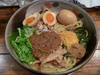 「油そば　７５０円＋大盛　１００円＋サービス味玉」@つけ麺 椿の写真