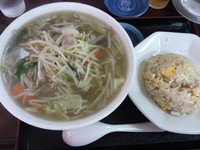 「タンメン半チャーハンセット【840円】」@中華 二葉の写真