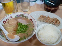 「ギョウザ定食（こってりスープ）　９５０円＋サービス味玉」@天下一品 池袋西口店の写真