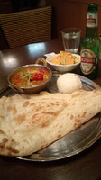「とり皮カレー+Ｂセット(ナン･ミニライス･サラダ)」@シディークビレッジ 日暮里店の写真