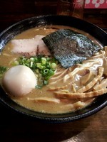 「特製 魚介豚骨らーめん+大盛」@麺や 飛来の写真