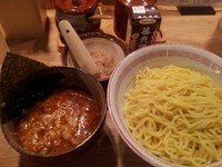 「辛味つけ麺辛味W中盛300ｇあつもり720円」@つけ麺屋 やすべえ 道頓堀店の写真