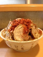 「豚ラーメン　ヤサイマシ、ニンニクなし、トオガラシマシ。」@ラーメン荘 地球規模で考えろ 伏見本店の写真