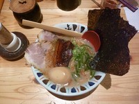 「アリオ橋本店限定　特製七志らーめん」@とんこつらーめん七志 アリオ橋本店の写真