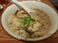 「お紫らーめん」@らーめん おちゃらん屋 ヨドバシカメラ店の写真