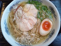 「しゃも塩らぁめん（大盛）￥700円（＋100円）」@龍のひげの写真