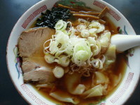 「ワンタンメン 750円」@桃太楼の写真