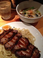 「醤油チャーシューつけそば1150　燻玉130　肉味噌ご飯25」@睦月の写真