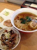 「ランチセット（中華そば＋日替わり丼）800　旨玉100」@本枯中華そば 魚雷の写真