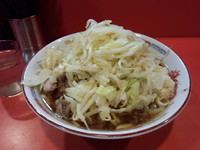 「ラーメン（700円）ニンニクヤサイ」@ラーメン二郎 仙川店の写真