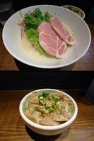 「『塩麹と豆乳の冷やしそば+鶏塩飯(￥880+350)』」@町田汁場 しおらーめん 進化の写真