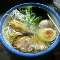 「限定冷しゆず塩麺　まろ味(麺変更　真空手揉麺)＋味付玉子」@AFURI 恵比寿の写真