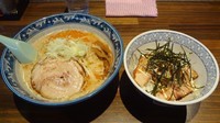 「味噌ラーメン（750円）＋炙りチャーシュー丼（350円）」@麺や 樽座 子安店の写真