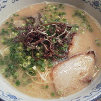 「豚骨ラーメン(硬め)￥６５０」@びったれ屋の写真