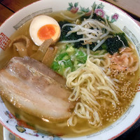 「特製塩そば（太麺） 850円（ランチ麺大盛無料）」@支那そば屋 蘭丸の写真