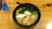 「鶏白湯らーめん、味玉」@三代目麺処 「まるは」極 船橋店の写真