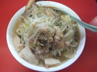 「小ラーメン650円(ニンニク、アブラ)」@ラーメン二郎 茨城守谷店の写真