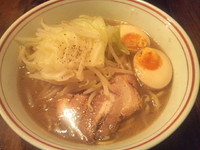 「醤油らぁ麺+味玉　「700円+100円」」@井之上屋の写真