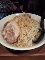 「ラーメン、アブラ」@ラーメン マグナムの写真