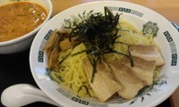 「塩麹つけ麺･赤＝４９０円」@日高屋 小田急マルシェ大和店の写真