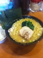 「豚骨醤油ラーメン　大盛り（脂マシ）　ライス」@横浜家系ラーメン 誠家の写真